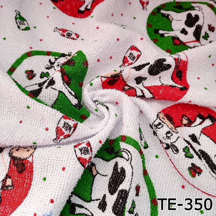 TOALLA-ESTAMPADA-CIRCULOS-CON-VACAS-Y-BOTELLAS-DE-LECHE-TE-350