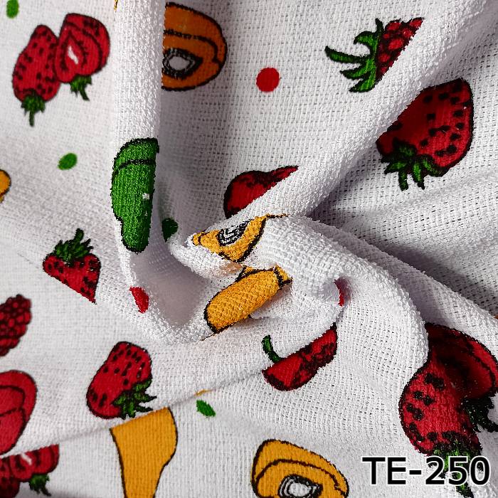 TOALLA-ESTAMPADA-PUNTOS-COLORES-CON-FRUTAS-TE-250
