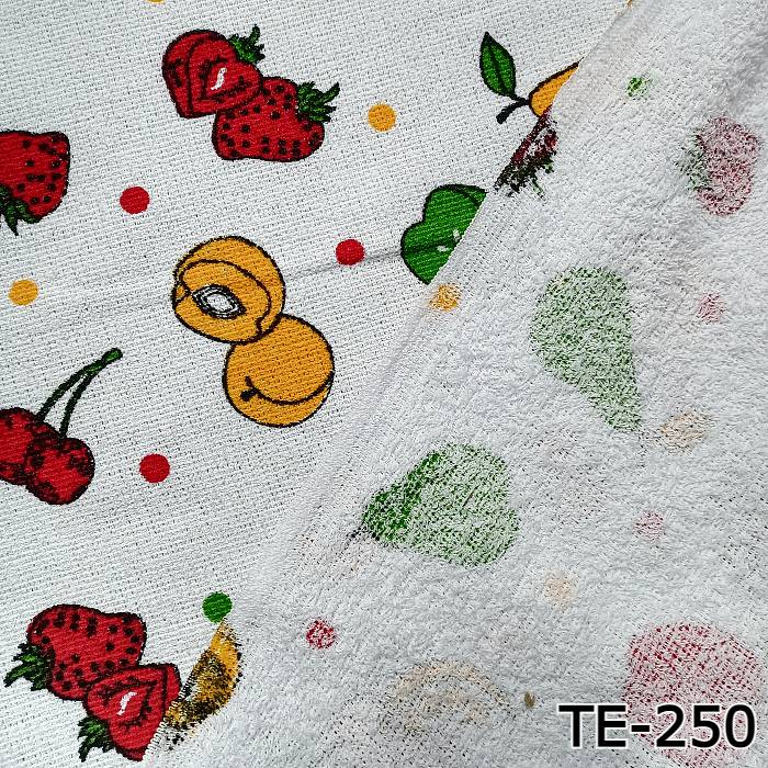 TOALLA-ESTAMPADA-PUNTOS-COLORES-CON-FRUTAS-TE-250