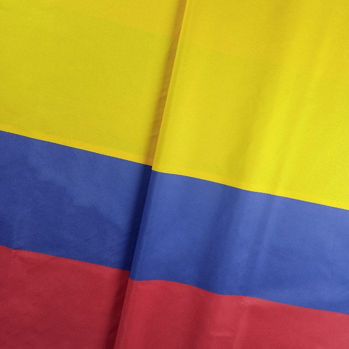 TELA-BANDERA-DE-COLOMBIA-ANTIFLUIDO-SUBLIMADO-DE-70CM-COLOR-TRICOLOR-BCOLOMBIA-70CM