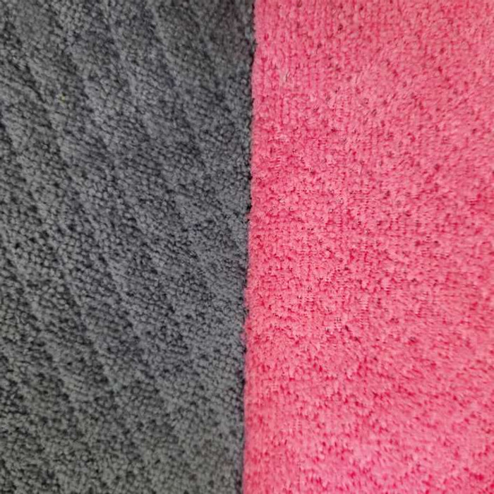 TELA-TOALLA-LIMPION-MICROFIBRA-DOBLE-FAZ-COLOR-ROSADO-Y-GRIS-OSCURO